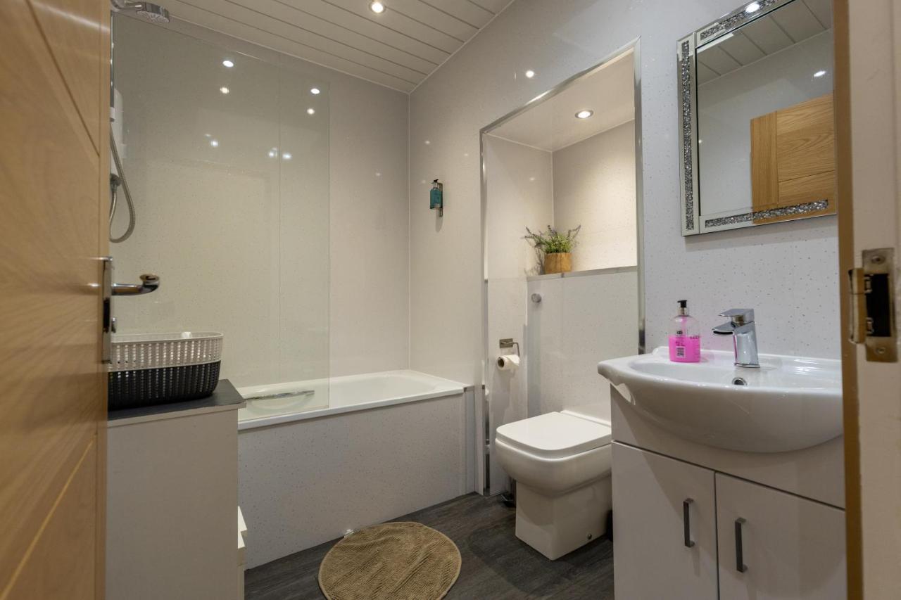 New 3-Bedroom Apartment Close To City Centre Edinburgh Exterior photo