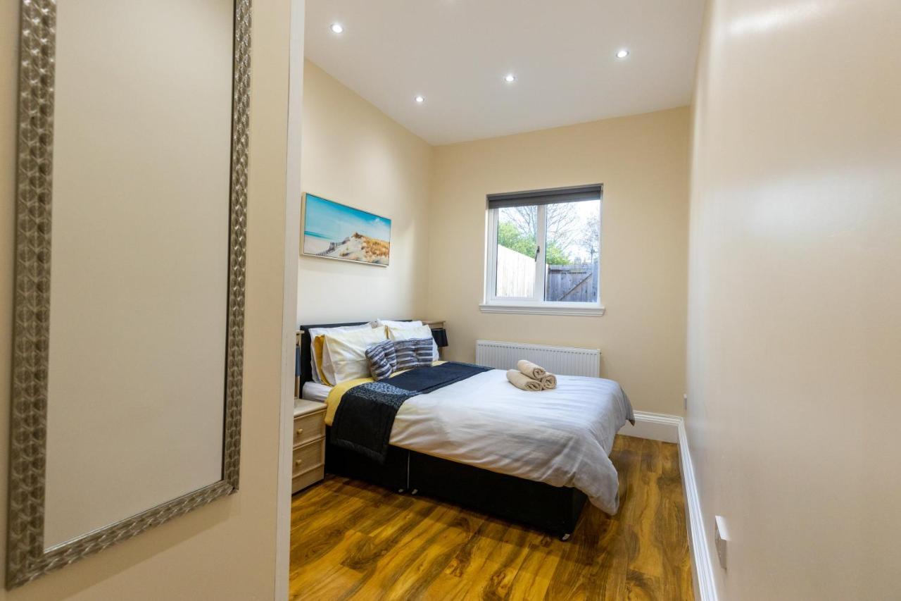 New 3-Bedroom Apartment Close To City Centre Edinburgh Exterior photo