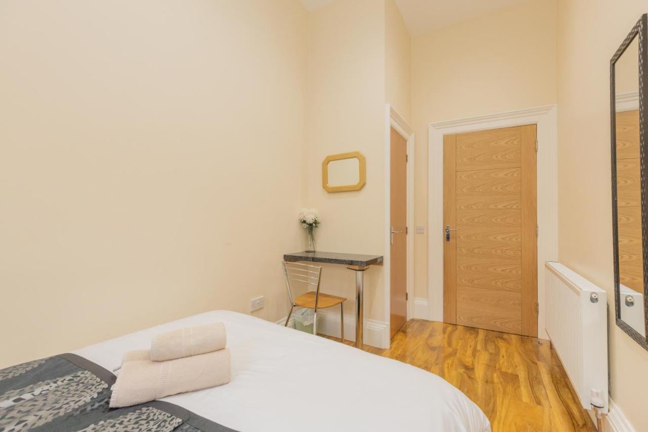 New 3-Bedroom Apartment Close To City Centre Edinburgh Exterior photo